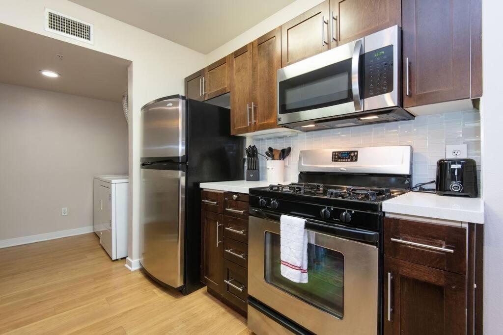 Apartamento Comfy Cozy With Pool & Hot Tub In Downtown La' Los Angeles