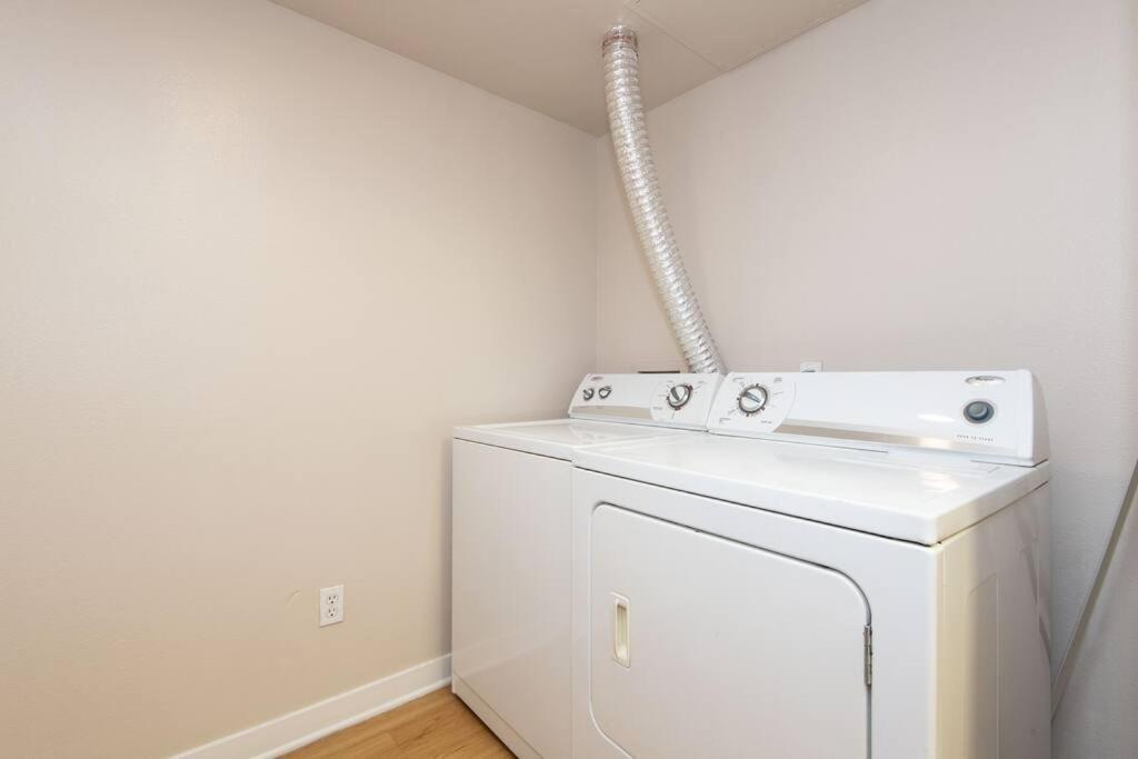 Apartamento Comfy Cozy With Pool & Hot Tub In Downtown La'