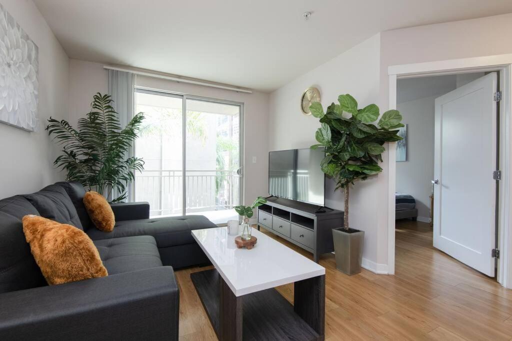Apartamento Comfy Cozy With Pool & Hot Tub In Downtown La' *