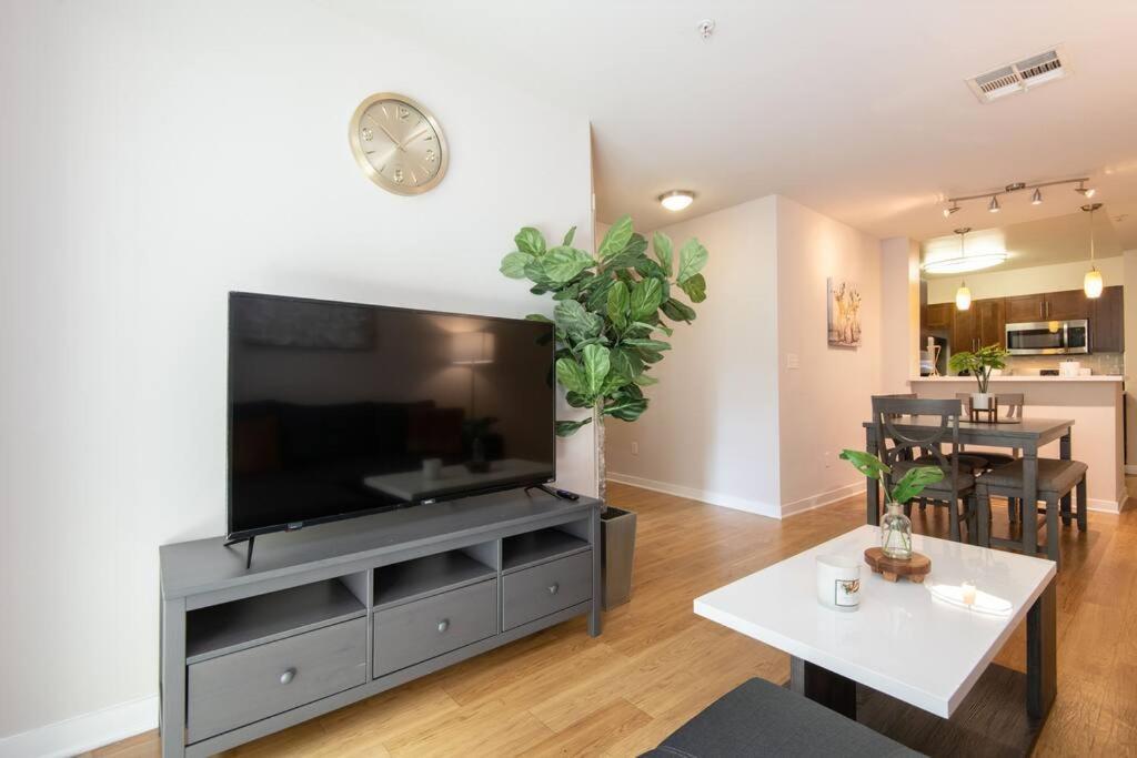 Apartamento Comfy Cozy With Pool & Hot Tub In Downtown La' *